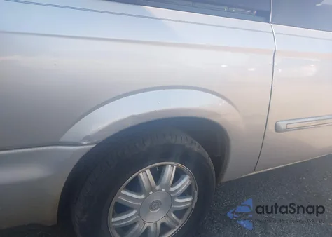 2006 Chrysler Town & Country Touring z USA, uszkodzony, nr VIN 2A4GP54L86R859955